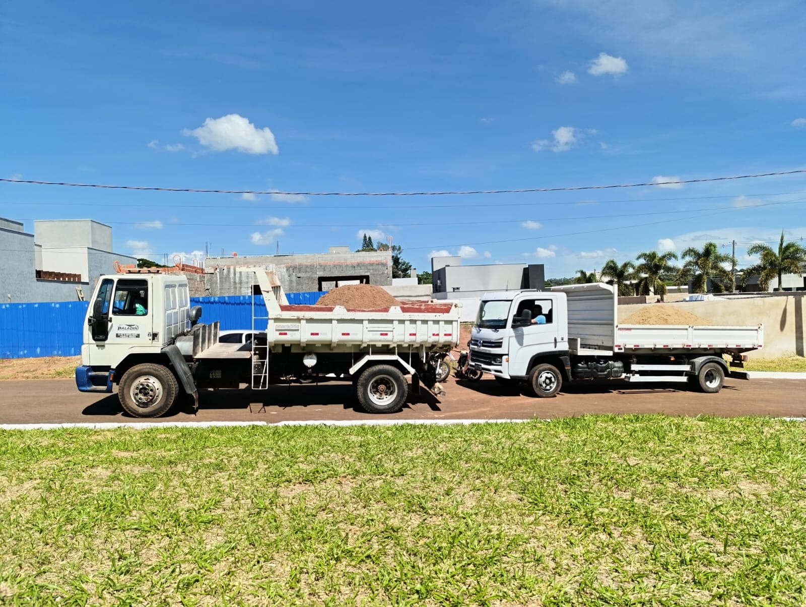 Caminhões carregados